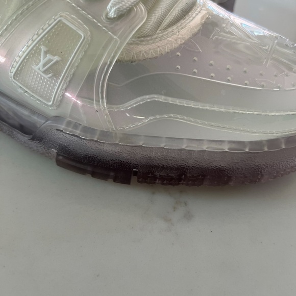 Louis Vuitton Clear
Trainers - Picture 8 of 11